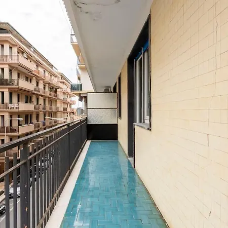 Liguria- Chiavari: A Trenta Passi Dal Mare