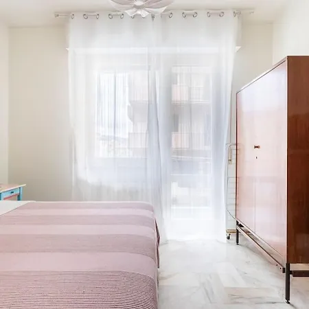 Liguria- Chiavari: A Trenta Passi Dal Mare *