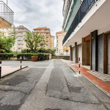 Liguria- Chiavari: A Trenta Passi Dal Mare *